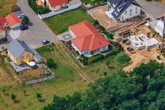 Vue aérienne de Sentier de l'aubépine à le quartier Hardtwald in Neupotz dans le département Rhénanie-Palatinat, Allemagne