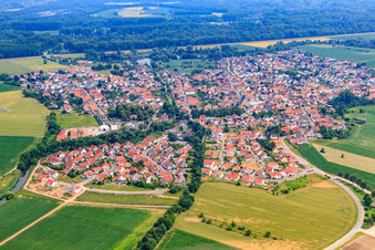 Vue aérienne de Vue du village depuis le nord-ouest à Leimersheim dans le département Rhénanie-Palatinat, Allemagne