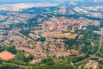 Vue aérienne de Vue de la ville depuis le sud à Germersheim dans le département Rhénanie-Palatinat, Allemagne