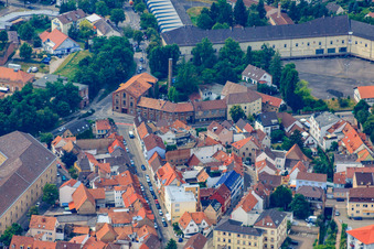 Vue aérienne de Musée allemand de la route à Germersheim dans le département Rhénanie-Palatinat, Allemagne