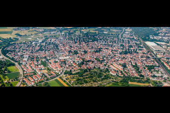 Vue aérienne de Panorama de la ville depuis le sud à le quartier Kirchheim in Heidelberg dans le département Bade-Wurtemberg, Allemagne