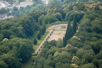 Photographie aérienne de Cimetière d'honneur à le quartier Königstuhl in Heidelberg dans le département Bade-Wurtemberg, Allemagne