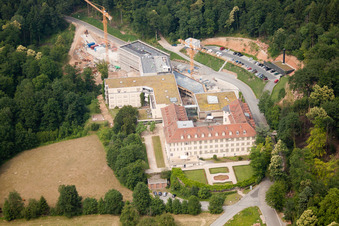 Vue aérienne de Terrain de la clinique du centre de réadaptation des Cliniques Schmieder (Speyerer Hof) à le quartier Königstuhl in Heidelberg dans le département Bade-Wurtemberg, Allemagne