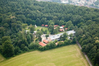 Vue oblique de Camp de pirates de la forêt à le quartier Rohrbach in Heidelberg dans le département Bade-Wurtemberg, Allemagne
