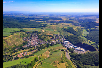 Vue aérienne de Vue de la ville depuis le sud-ouest à Bockenau dans le département Rhénanie-Palatinat, Allemagne