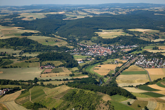 Vue aérienne de Rail et à proximité de l'ouest à Staudernheim dans le département Rhénanie-Palatinat, Allemagne