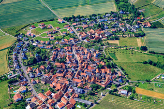 Vue aérienne de Vue sur le village à Duchroth dans le département Rhénanie-Palatinat, Allemagne