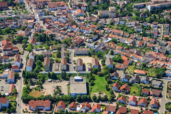 Vue aérienne de Rue Kerzenheimer à Eisenberg dans le département Rhénanie-Palatinat, Allemagne