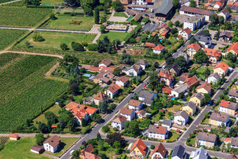 Photographie aérienne de Rue de la gare à Wachenheim an der Weinstraße dans le département Rhénanie-Palatinat, Allemagne