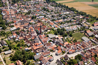 Quartier Niederhochstadt in Hochstadt dans le département Rhénanie-Palatinat, Allemagne d'en haut
