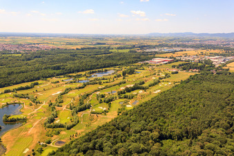 Vue aérienne de Zone de terrain de golf Domaine de golf Dreihof à le quartier Dreihof in Essingen dans le département Rhénanie-Palatinat, Allemagne