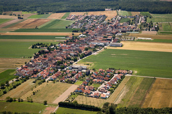 Vue aérienne de Du nord-ouest à le quartier Hayna in Herxheim bei Landau dans le département Rhénanie-Palatinat, Allemagne