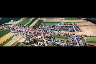Vue aérienne de Panorama de la vue du village à le quartier Hayna in Herxheim bei Landau dans le département Rhénanie-Palatinat, Allemagne