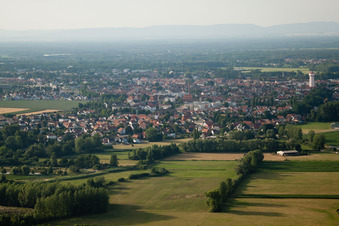 Bischwiller dans le département Bas Rhin, France depuis l'avion