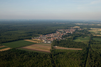 Schirrhein dans le département Bas Rhin, France depuis l'avion