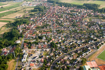 Oberhoffen-sur-Moder dans le département Bas Rhin, France vue du ciel