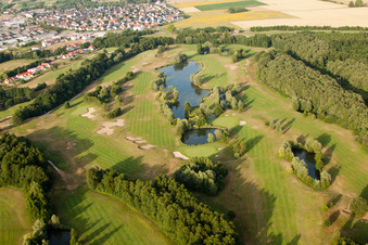 Golf Club Soufflenheim Baden-Baden à Soufflenheim dans le département Bas Rhin, France d'un drone