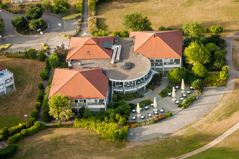 Vue aérienne de Restaurant du Golf Club Soufflenheim Baden-Baden à Soufflenheim dans le département Bas Rhin, France