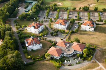 Vue d'oiseau de Golf Club Soufflenheim Baden-Baden à Soufflenheim dans le département Bas Rhin, France