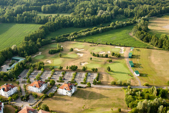 Enregistrement par drone de Golf Club Soufflenheim Baden-Baden à Soufflenheim dans le département Bas Rhin, France