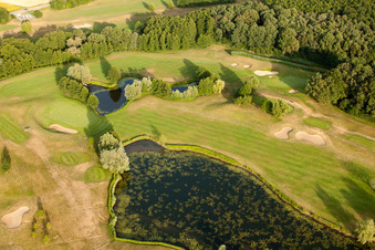 Golf Club Soufflenheim Baden-Baden à Soufflenheim dans le département Bas Rhin, France d'un drone