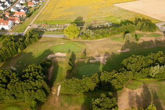Vue aérienne de Golf Club Soufflenheim Baden-Baden à Soufflenheim dans le département Bas Rhin, France