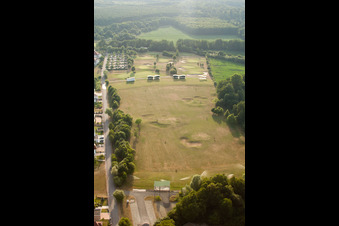 Vue d'oiseau de Golf Club Soufflenheim Baden-Baden à Soufflenheim dans le département Bas Rhin, France