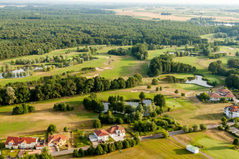 Photographie aérienne de Terrain du terrain de golf Golfclub Soufflenheim Baden-Baden à Soufflenheim dans le département Bas Rhin, France