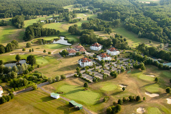 Golf Club Soufflenheim Baden-Baden à Soufflenheim dans le département Bas Rhin, France vu d'un drone