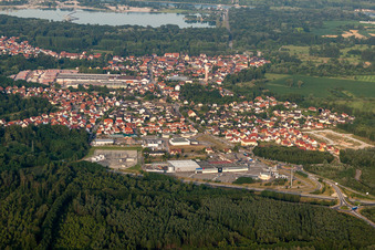 Vue aérienne de De l'ouest à Seltz dans le département Bas Rhin, France
