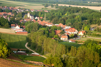 Neewiller-près-Lauterbourg dans le département Bas Rhin, France vu d'un drone