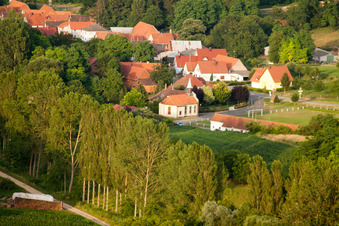 Vue aérienne de Neewiller-près-Lauterbourg dans le département Bas Rhin, France