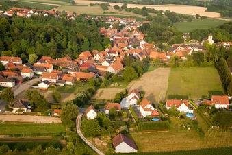 Vue oblique de Neewiller-près-Lauterbourg dans le département Bas Rhin, France