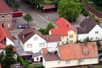 Vue aérienne de Rue de la gare à Barbelroth dans le département Rhénanie-Palatinat, Allemagne