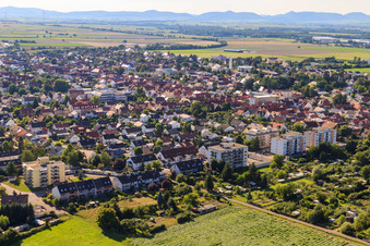 Vue aérienne de Raiffeisenstrasse à Kandel dans le département Rhénanie-Palatinat, Allemagne
