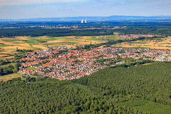 Vue aérienne de Vue de la ville depuis le sud-ouest à Rülzheim dans le département Rhénanie-Palatinat, Allemagne