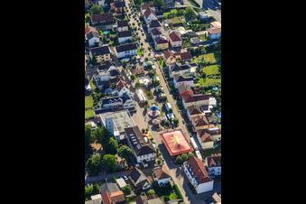Vue aérienne de Gartenstraße Kerwe à Rülzheim dans le département Rhénanie-Palatinat, Allemagne