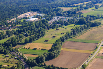Vue aérienne de Ferme d'autruches de Mhou à Rülzheim dans le département Rhénanie-Palatinat, Allemagne