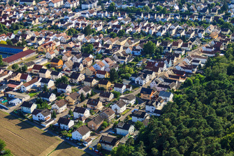 Vue aérienne de À la jetée à Jockgrim dans le département Rhénanie-Palatinat, Allemagne