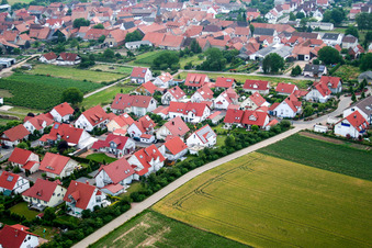 Vue aérienne de Dans les nouveaux jardins à Steinweiler dans le département Rhénanie-Palatinat, Allemagne