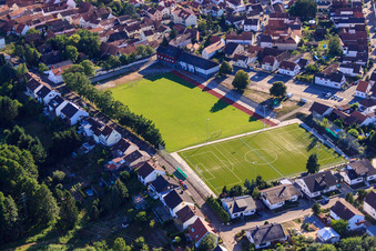 Photographie aérienne de Terrain de football du TSG à Jockgrim dans le département Rhénanie-Palatinat, Allemagne