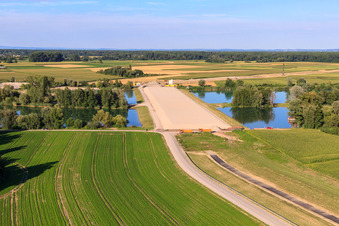 Chantier de construction du polder à Neupotz à Neupotz dans le département Rhénanie-Palatinat, Allemagne vue d'en haut