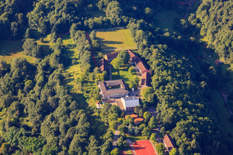 Vue aérienne de Lycée évangélique de Trifels à Annweiler am Trifels dans le département Rhénanie-Palatinat, Allemagne