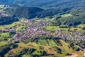 Vue aérienne de Gosserweiler-Stein à le quartier Gossersweiler in Gossersweiler-Stein dans le département Rhénanie-Palatinat, Allemagne