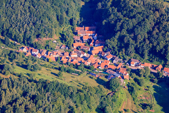 Vue aérienne de Village de la forêt du Palatinat vu du sud à Oberschlettenbach dans le département Rhénanie-Palatinat, Allemagne