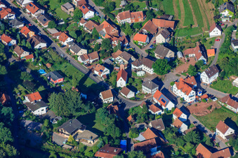 Vue aérienne de Place de l'Église à Nothweiler dans le département Rhénanie-Palatinat, Allemagne