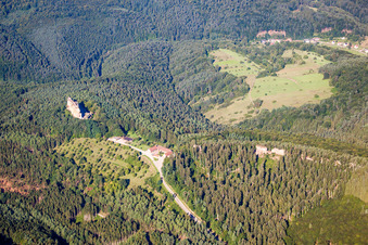 Vue aérienne de Château de Fleckenstein à Lembach dans le département Bas Rhin, France