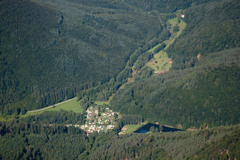 Vue aérienne de Camping de l'Etang à Lembach dans le département Bas Rhin, France