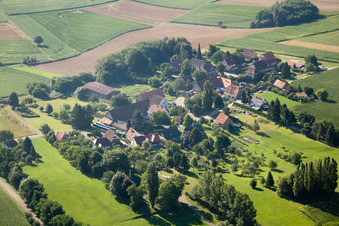 Vue aérienne de Geisberg à Wissembourg dans le département Bas Rhin, France