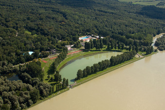 Vue aérienne de Plage du Rhin à le quartier Daxlanden in Karlsruhe dans le département Bade-Wurtemberg, Allemagne
